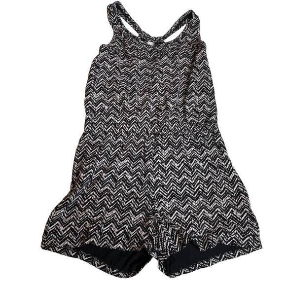 OLD NAVY Black White Cross Back Romper Extra Large XL Girls - Picture 1 of 4